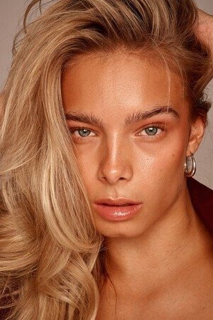 Póster de Mina Neighbour