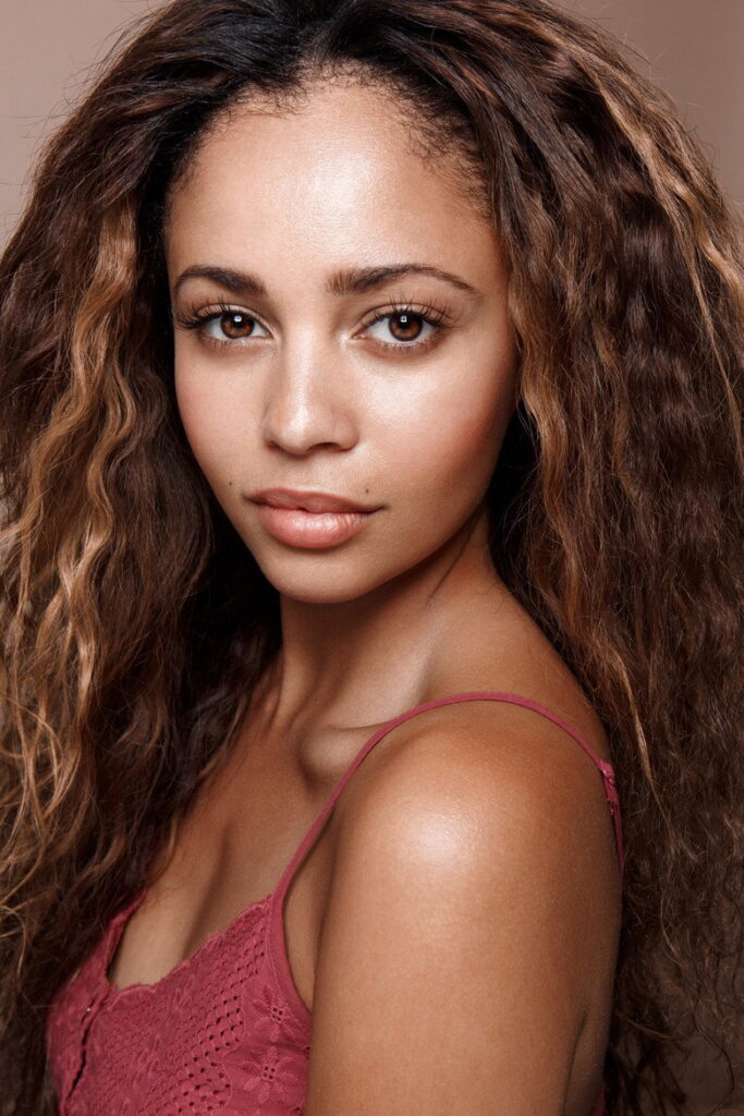 Póster de Vanessa Morgan