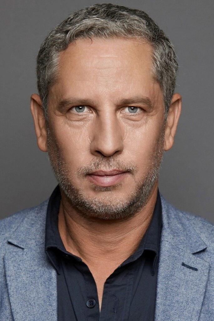 Póster de Guillermo Martínez