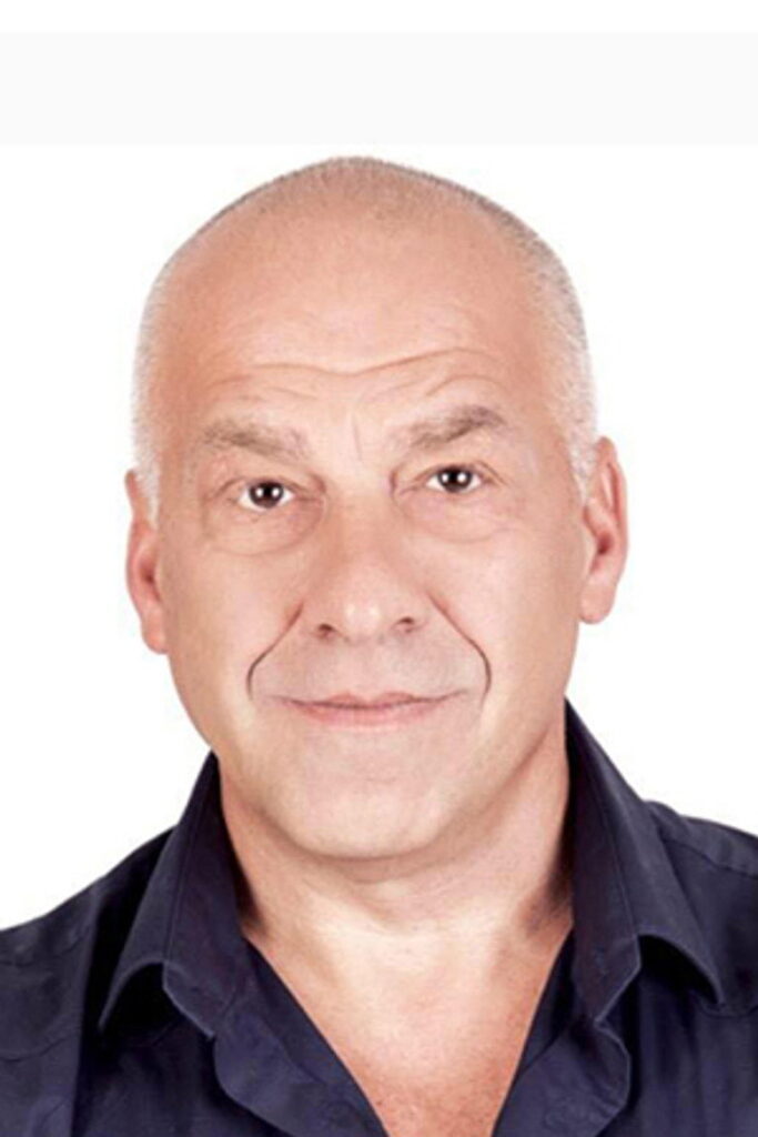 Póster de Tony Nikolakopoulos