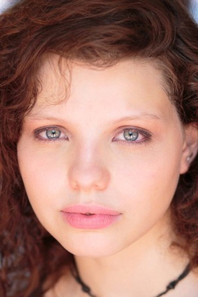 Póster de Chloë Levine