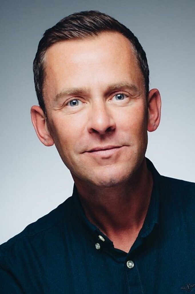 Póster de Scott Mills
